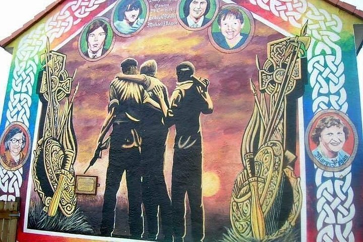 Explorez les murales et les Murs de la Paix de Belfast lors d'une visite privée en taxi avec un guide local, photo 124 | wizardtrip