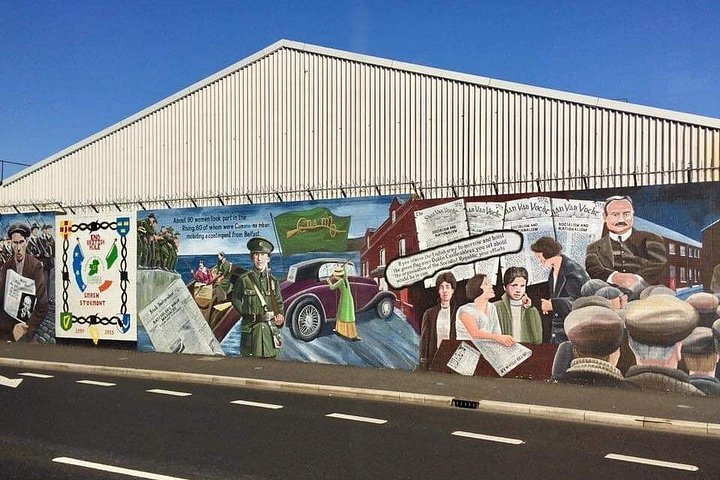 Explorez les murales et les Murs de la Paix de Belfast lors d'une visite privée en taxi avec un guide local, photo 132 | wizardtrip