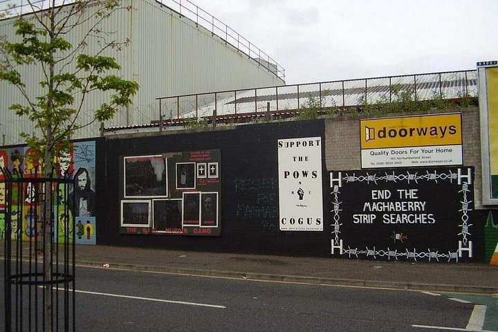 Explorez les murales et les Murs de la Paix de Belfast lors d'une visite privée en taxi avec un guide local, photo 156 | wizardtrip