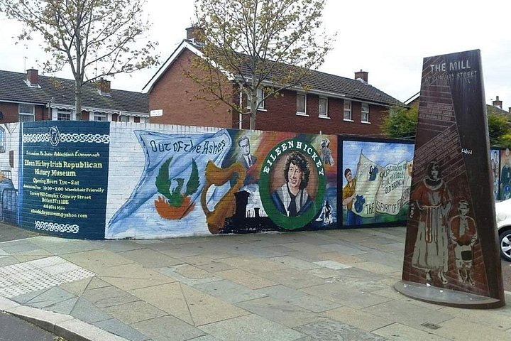 Explorez les murales et les Murs de la Paix de Belfast lors d'une visite privée en taxi avec un guide local, photo 165 | wizardtrip