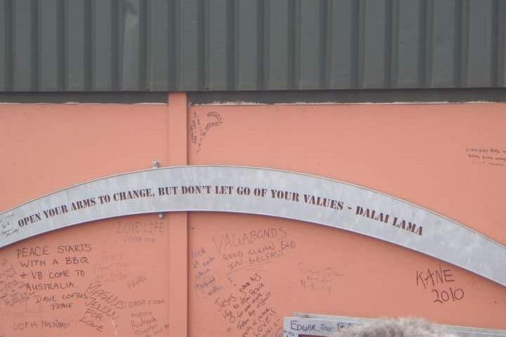Explorez les murales et les Murs de la Paix de Belfast lors d'une visite privée en taxi avec un guide local, photo 179 | wizardtrip