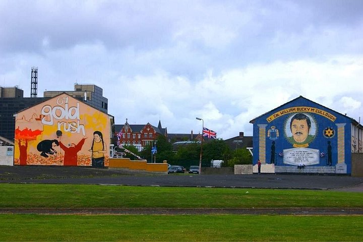 Explorez les murales et les Murs de la Paix de Belfast lors d'une visite privée en taxi avec un guide local, photo 181 | wizardtrip