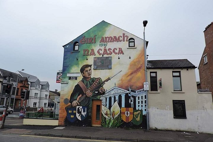 Explorez les murales et les Murs de la Paix de Belfast lors d'une visite privée en taxi avec un guide local, photo 183 | wizardtrip