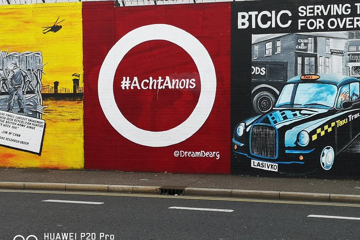 Explorez les murales et les Murs de la Paix de Belfast lors d'une visite privée en taxi avec un guide local, photo 21 | wizardtrip