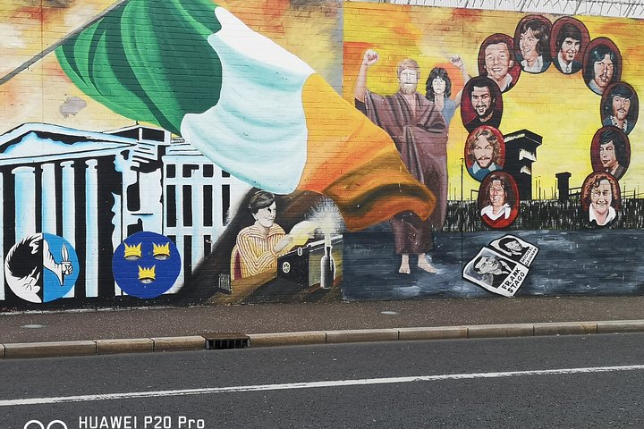 Explorez les murales et les Murs de la Paix de Belfast lors d'une visite privée en taxi avec un guide local, photo 23 | wizardtrip