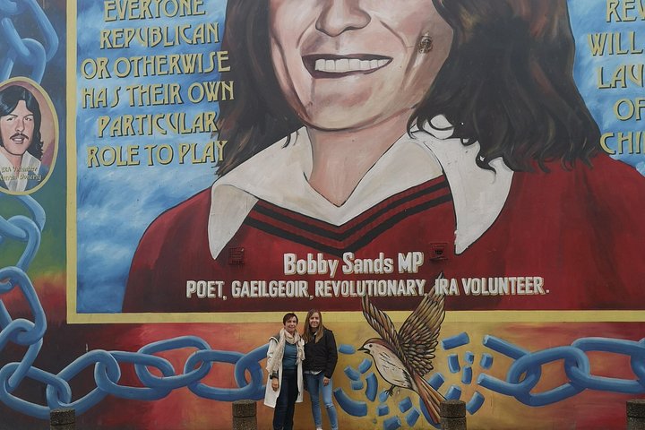 Explorez les murales et les Murs de la Paix de Belfast lors d'une visite privée en taxi avec un guide local, photo 246 | wizardtrip