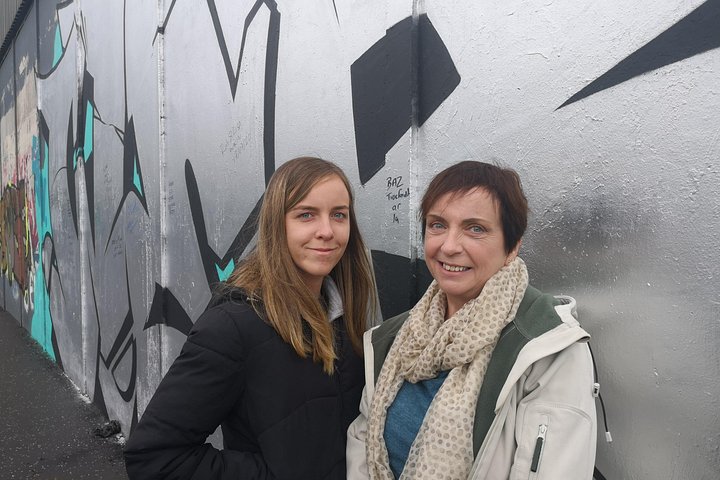 Explorez les murales et les Murs de la Paix de Belfast lors d'une visite privée en taxi avec un guide local, photo 247 | wizardtrip