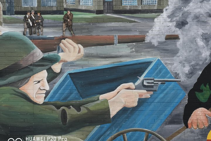 Explorez les murales et les Murs de la Paix de Belfast lors d'une visite privée en taxi avec un guide local, photo 25 | wizardtrip