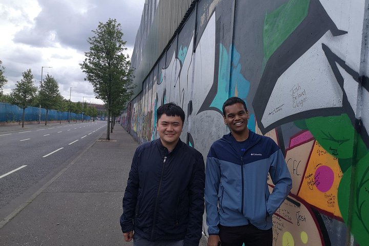 Explorez les murales et les Murs de la Paix de Belfast lors d'une visite privée en taxi avec un guide local, photo 262 | wizardtrip