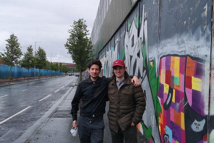 Explorez les murales et les Murs de la Paix de Belfast lors d'une visite privée en taxi avec un guide local, photo 266 | wizardtrip