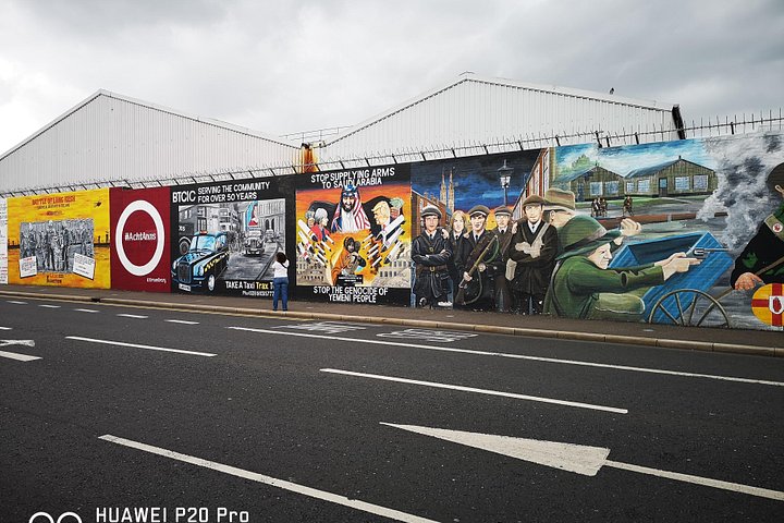 Explorez les murales et les Murs de la Paix de Belfast lors d'une visite privée en taxi avec un guide local, photo 27 | wizardtrip