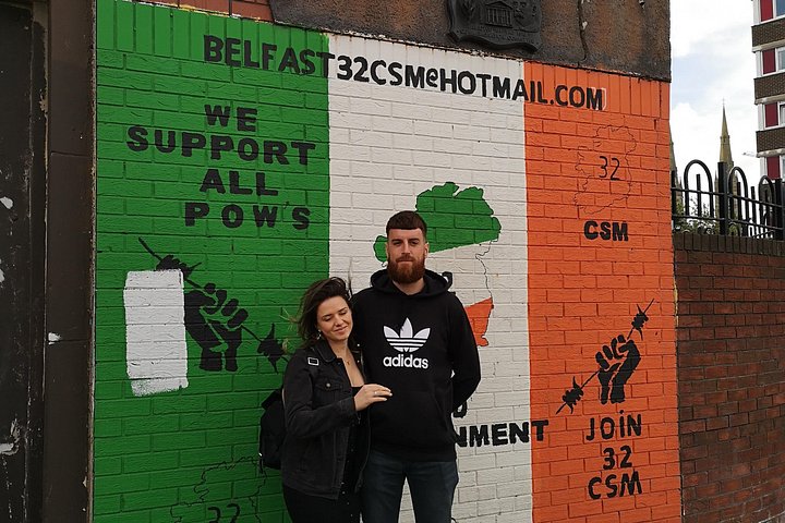 Explorez les murales et les Murs de la Paix de Belfast lors d'une visite privée en taxi avec un guide local, photo 284 | wizardtrip