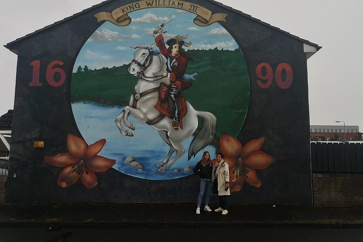 Explorez les murales et les Murs de la Paix de Belfast lors d'une visite privée en taxi avec un guide local, photo 285 | wizardtrip