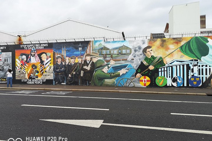 Explorez les murales et les Murs de la Paix de Belfast lors d'une visite privée en taxi avec un guide local, photo 30 | wizardtrip