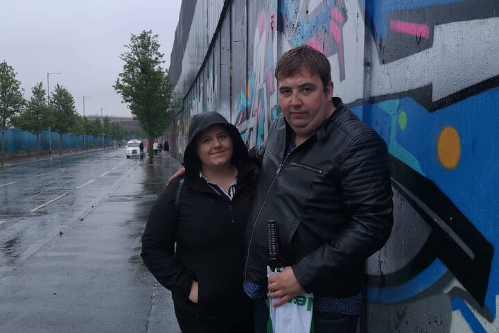 Explorez les murales et les Murs de la Paix de Belfast lors d'une visite privée en taxi avec un guide local, photo 313 | wizardtrip