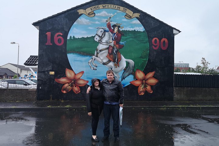 Explorez les murales et les Murs de la Paix de Belfast lors d'une visite privée en taxi avec un guide local, photo 318 | wizardtrip