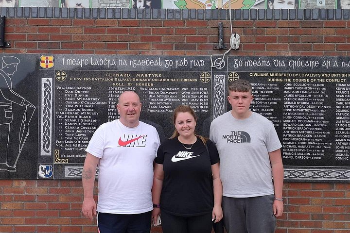Explorez les murales et les Murs de la Paix de Belfast lors d'une visite privée en taxi avec un guide local, photo 325 | wizardtrip