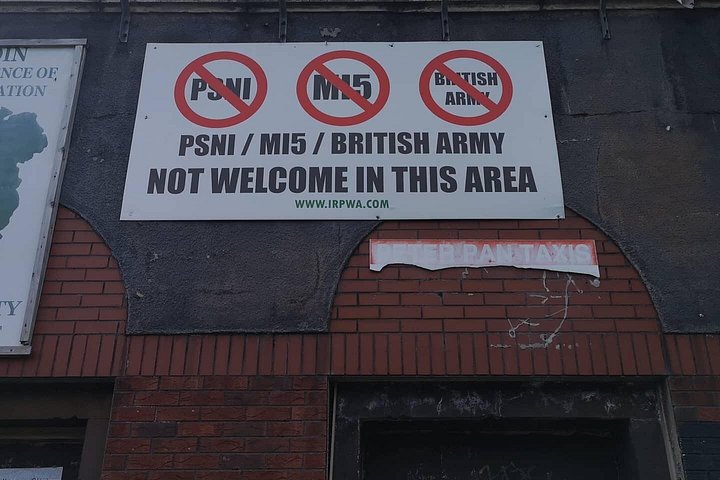 Explorez les murales et les Murs de la Paix de Belfast lors d'une visite privée en taxi avec un guide local, photo 329 | wizardtrip
