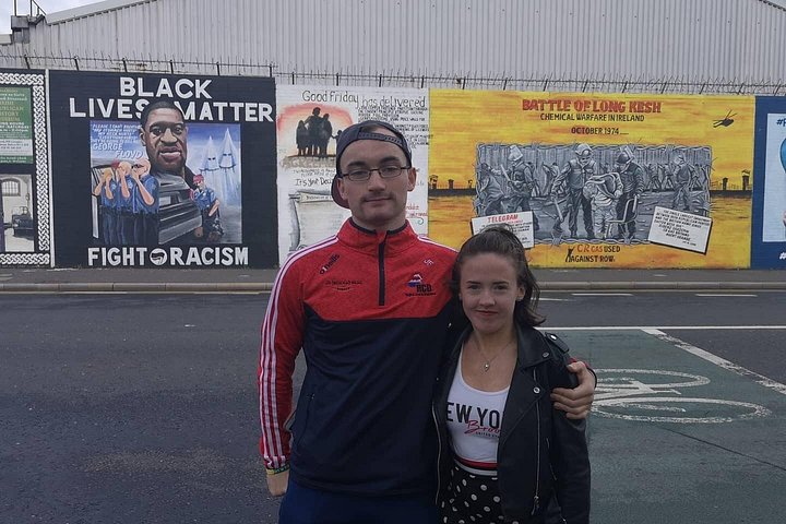 Explorez les murales et les Murs de la Paix de Belfast lors d'une visite privée en taxi avec un guide local, photo 333 | wizardtrip