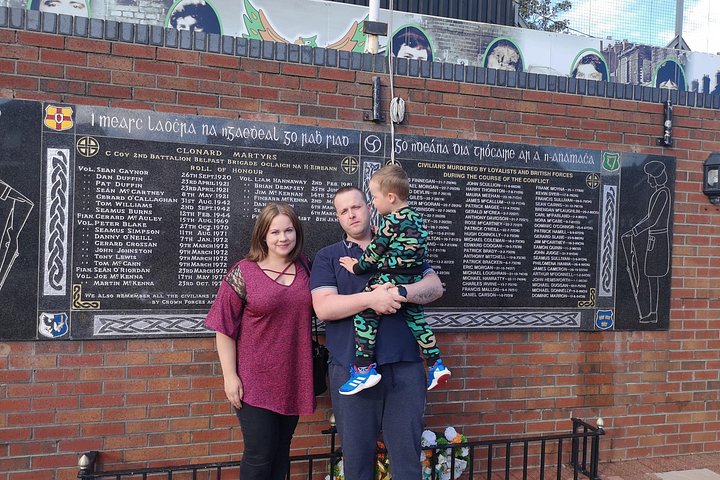Explorez les murales et les Murs de la Paix de Belfast lors d'une visite privée en taxi avec un guide local, photo 337 | wizardtrip