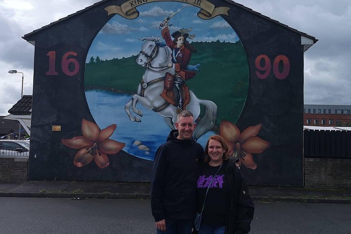Explorez les murales et les Murs de la Paix de Belfast lors d'une visite privée en taxi avec un guide local, photo 341 | wizardtrip