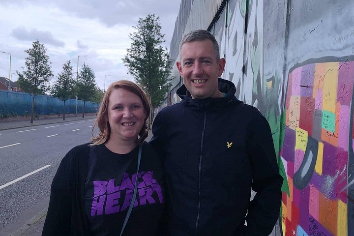 Explorez les murales et les Murs de la Paix de Belfast lors d'une visite privée en taxi avec un guide local, photo 343 | wizardtrip
