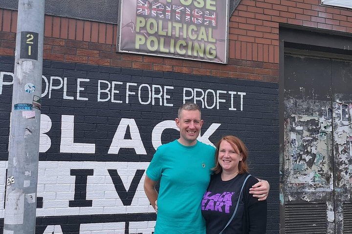 Explorez les murales et les Murs de la Paix de Belfast lors d'une visite privée en taxi avec un guide local, photo 344 | wizardtrip