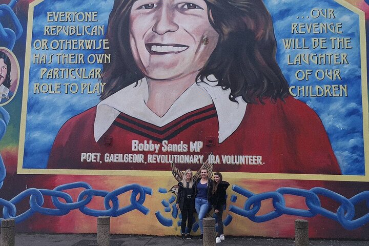 Explorez les murales et les Murs de la Paix de Belfast lors d'une visite privée en taxi avec un guide local, photo 356 | wizardtrip