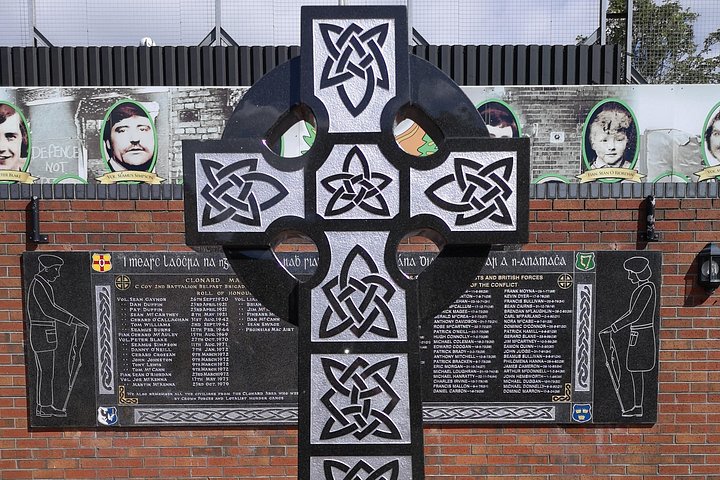 Explorez les murales et les Murs de la Paix de Belfast lors d'une visite privée en taxi avec un guide local, photo 363 | wizardtrip