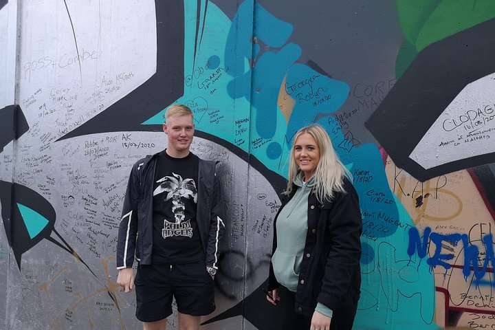 Explorez les murales et les Murs de la Paix de Belfast lors d'une visite privée en taxi avec un guide local, photo 366 | wizardtrip