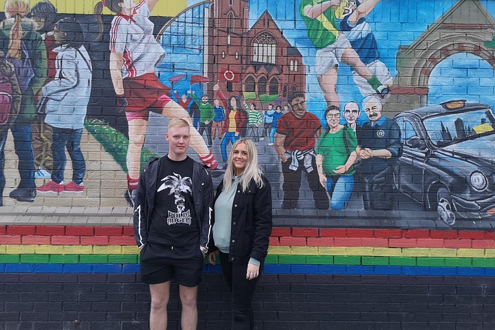 Explorez les murales et les Murs de la Paix de Belfast lors d'une visite privée en taxi avec un guide local, photo 369 | wizardtrip