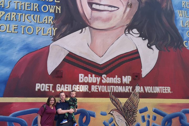 Explorez les murales et les Murs de la Paix de Belfast lors d'une visite privée en taxi avec un guide local, photo 373 | wizardtrip