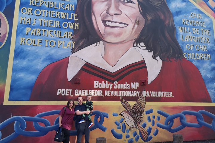 Explorez les murales et les Murs de la Paix de Belfast lors d'une visite privée en taxi avec un guide local, photo 377 | wizardtrip