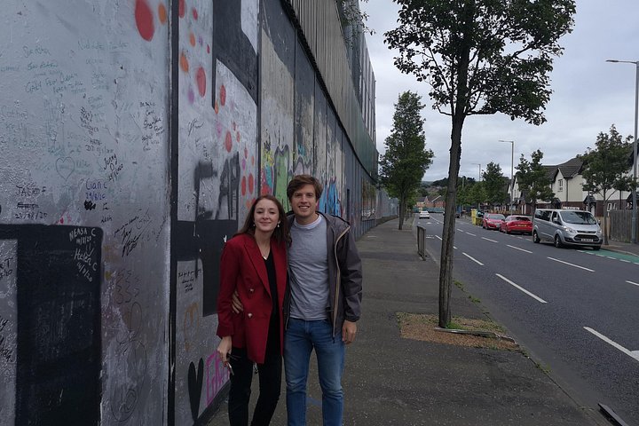 Explorez les murales et les Murs de la Paix de Belfast lors d'une visite privée en taxi avec un guide local, photo 387 | wizardtrip
