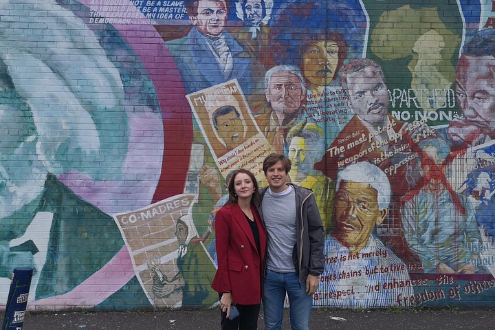 Explorez les murales et les Murs de la Paix de Belfast lors d'une visite privée en taxi avec un guide local, photo 388 | wizardtrip