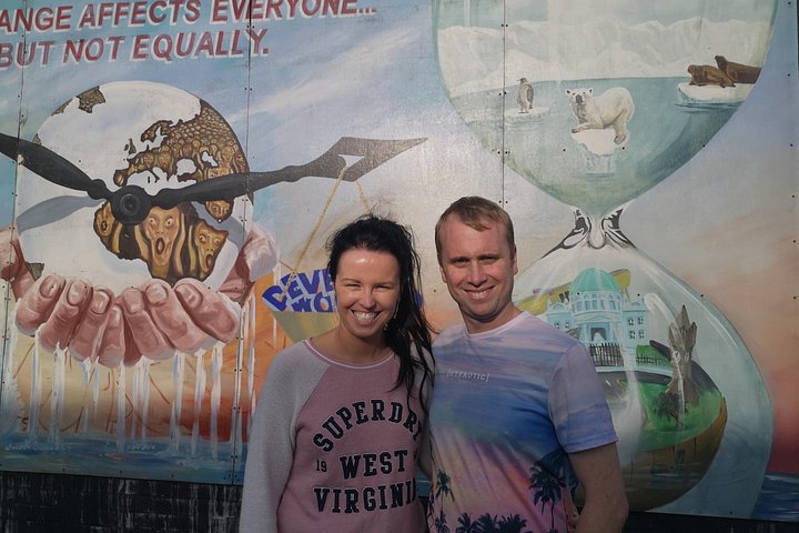 Explorez les murales et les Murs de la Paix de Belfast lors d'une visite privée en taxi avec un guide local, photo 396 | wizardtrip