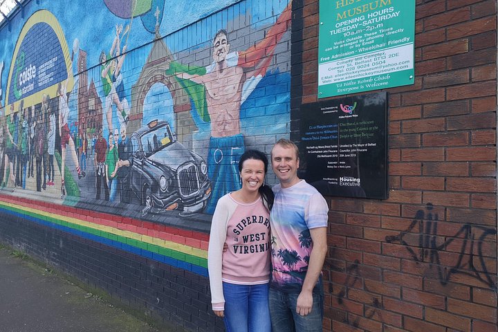 Explorez les murales et les Murs de la Paix de Belfast lors d'une visite privée en taxi avec un guide local, photo 398 | wizardtrip