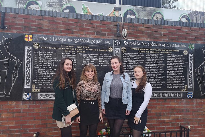 Explorez les murales et les Murs de la Paix de Belfast lors d'une visite privée en taxi avec un guide local, photo 404 | wizardtrip