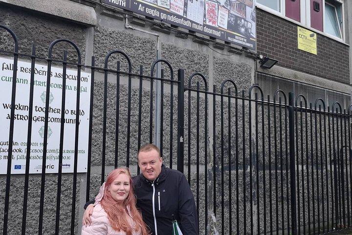Explorez les murales et les Murs de la Paix de Belfast lors d'une visite privée en taxi avec un guide local, photo 426 | wizardtrip