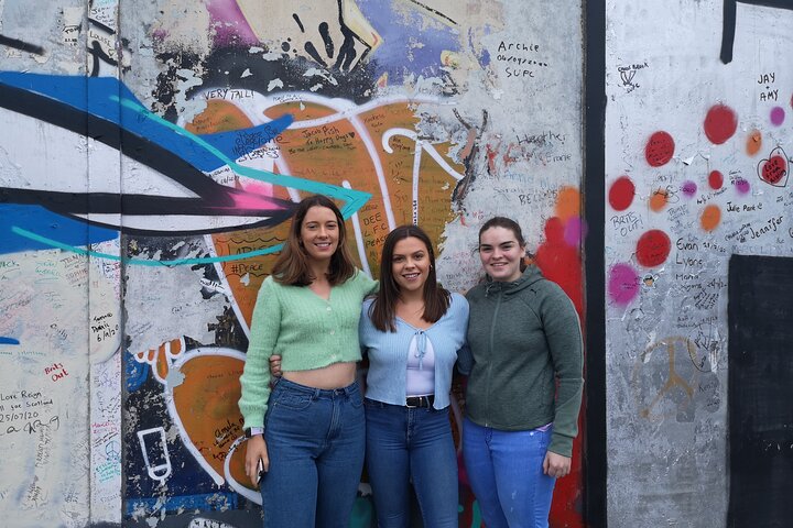 Explorez les murales et les Murs de la Paix de Belfast lors d'une visite privée en taxi avec un guide local, photo 431 | wizardtrip