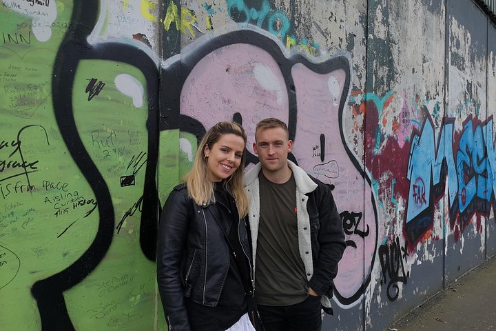 Explorez les murales et les Murs de la Paix de Belfast lors d'une visite privée en taxi avec un guide local, photo 435 | wizardtrip