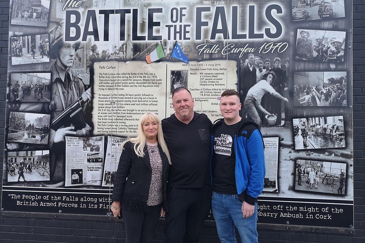 Explorez les murales et les Murs de la Paix de Belfast lors d'une visite privée en taxi avec un guide local, photo 443 | wizardtrip