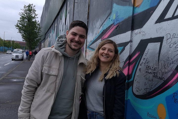 Explorez les murales et les Murs de la Paix de Belfast lors d'une visite privée en taxi avec un guide local, photo 453 | wizardtrip
