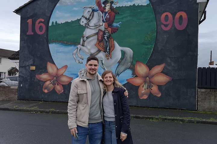 Explorez les murales et les Murs de la Paix de Belfast lors d'une visite privée en taxi avec un guide local, photo 454 | wizardtrip
