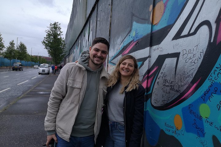 Explorez les murales et les Murs de la Paix de Belfast lors d'une visite privée en taxi avec un guide local, photo 456 | wizardtrip