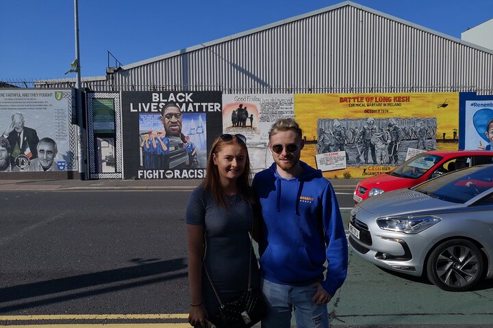 Explorez les murales et les Murs de la Paix de Belfast lors d'une visite privée en taxi avec un guide local, photo 468 | wizardtrip