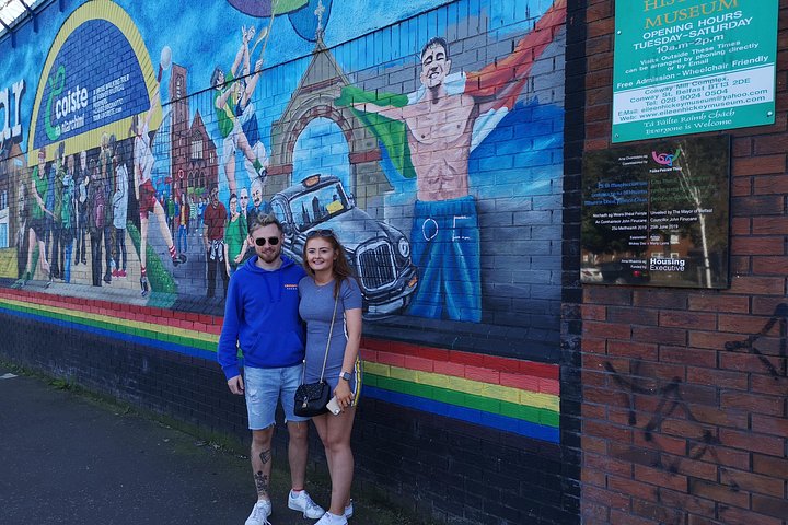 Explorez les murales et les Murs de la Paix de Belfast lors d'une visite privée en taxi avec un guide local, photo 469 | wizardtrip