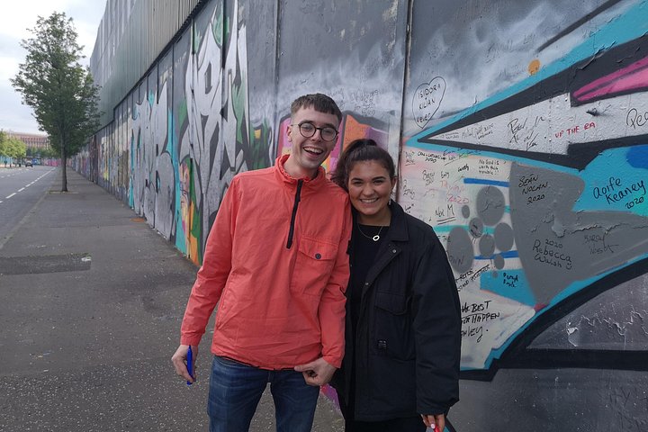 Explorez les murales et les Murs de la Paix de Belfast lors d'une visite privée en taxi avec un guide local, photo 477 | wizardtrip