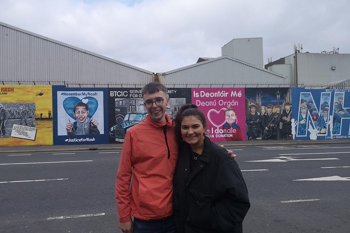 Explorez les murales et les Murs de la Paix de Belfast lors d'une visite privée en taxi avec un guide local, photo 480 | wizardtrip