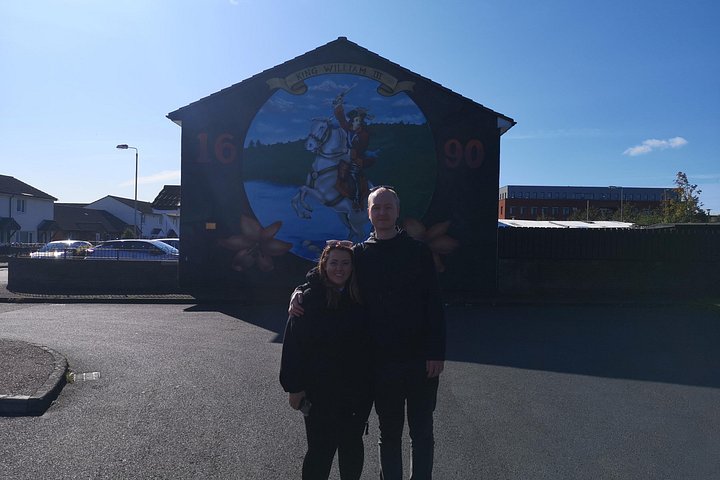 Explorez les murales et les Murs de la Paix de Belfast lors d'une visite privée en taxi avec un guide local, photo 489 | wizardtrip